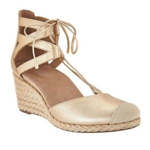Vionic Calypso espadrilles wedge sandals metallic gold ankle wrap size 6.5